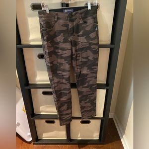 Democracy camo pants size 4 ankle length